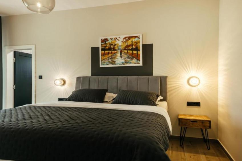 Luxury Villa Lara with Heated Pool, Hot-Tub and Sauna - Six Bedroom Villa with Pool - foto 17