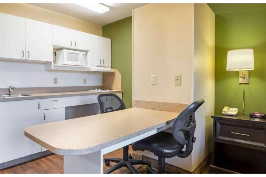 2 Full Beds  Non-Smoking Kitchen - foto 6