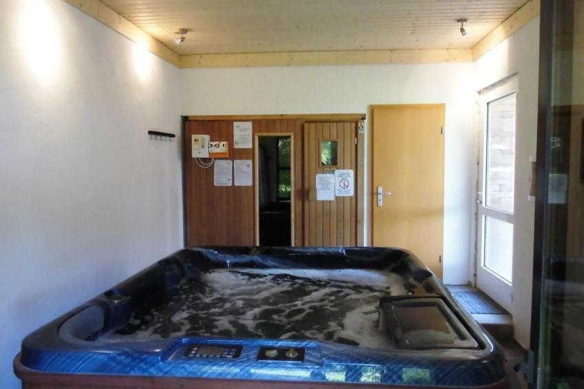mit Whirlpool, Sauna und Internet - foto 2