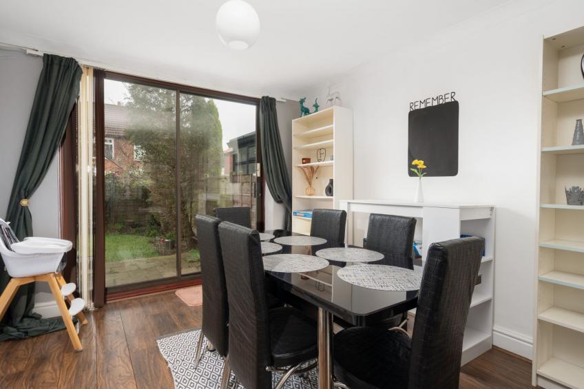 Kostenloses Parken Perfekt für lange monatliche Aufenthalte Für 6 Personen