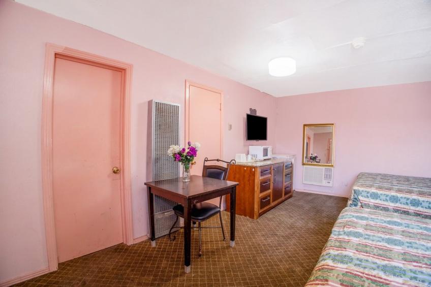 1 Queen Bed & 2 Twin Beds Non-Smoking - foto 36