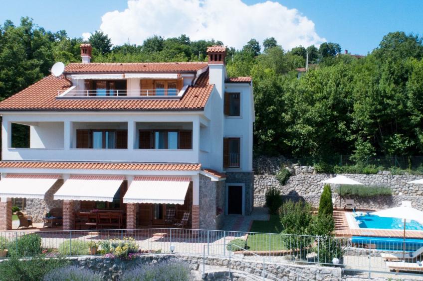 Anwesen "Vila Harmonia" mit Infinity-Pool