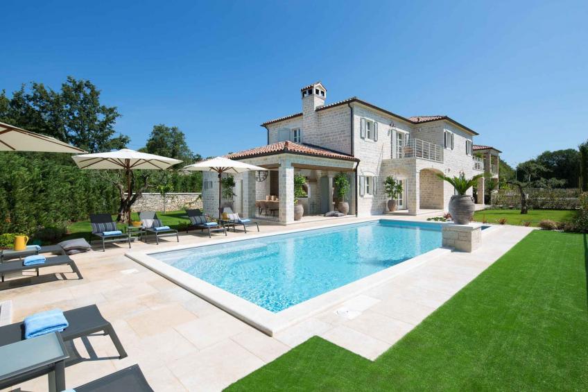 Villa with pool - BF-WX5XF