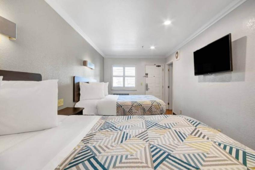 2 Queen Beds  Suite Non-Smoking Kitchen - foto 4