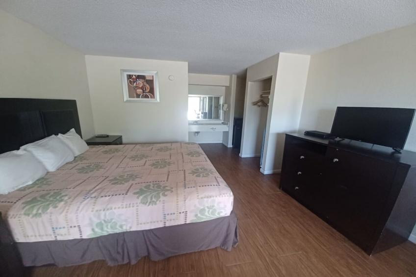 Queen Bed with Kitchenette Non - Smoking - foto 7