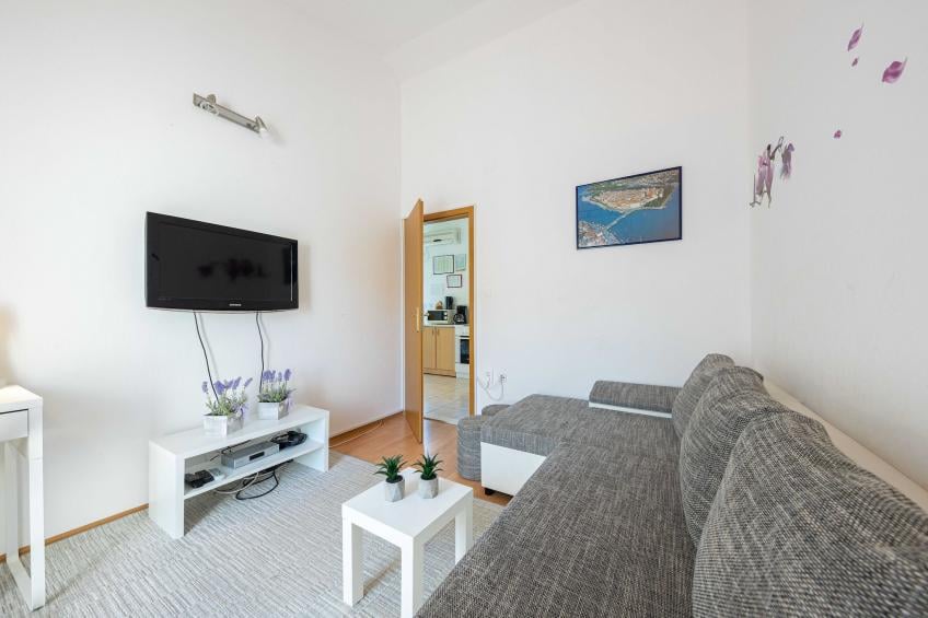 Spacious Prgomet Retreat with Private Pool, Fitness Centre, and Garden - Three Bedroom Villa