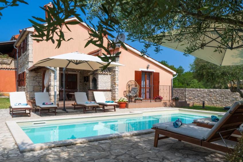 Villa mit privatem Pool und großem Garten - foto 37