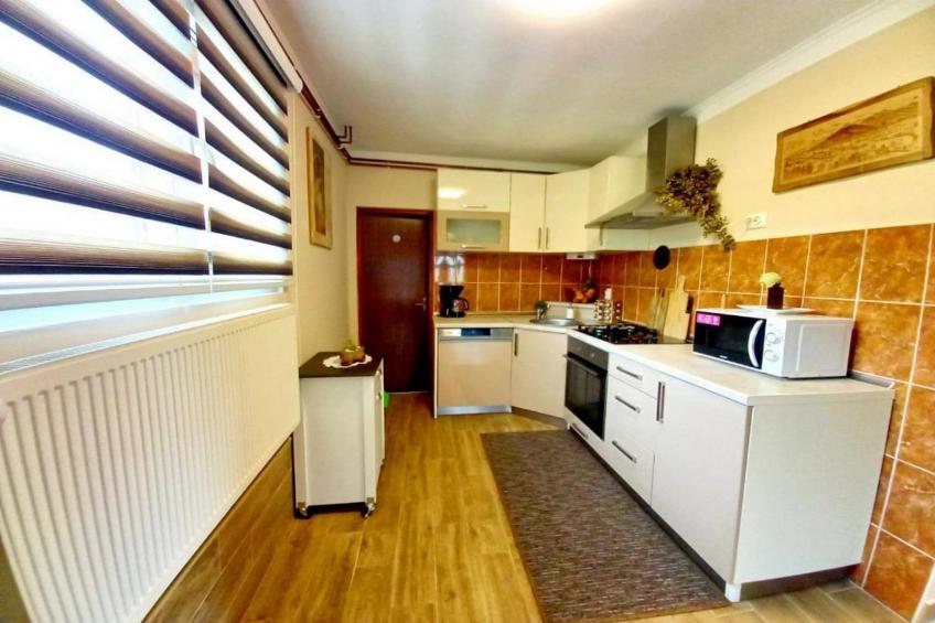 Matan House - Two Bedroom Holiday Home with Hot Tub - foto 8