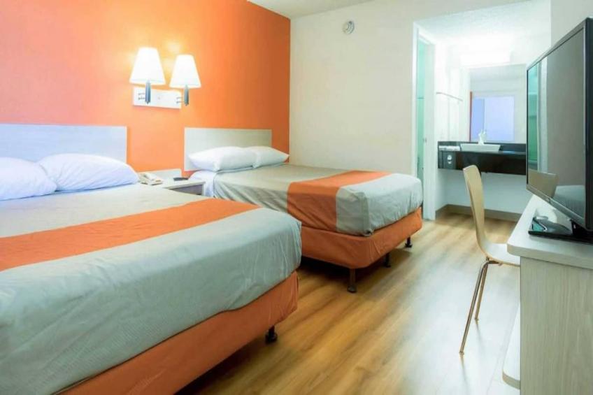 2 Full Beds  Mini Fridge - foto 7
