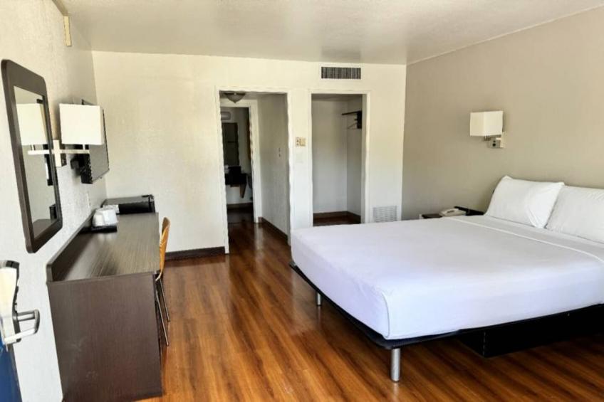 1 QUEEN BED - foto 29
