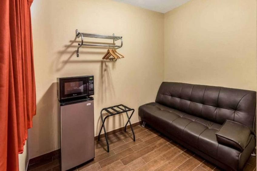 1 King Bed  Non-Smoking Micfridge - foto 28