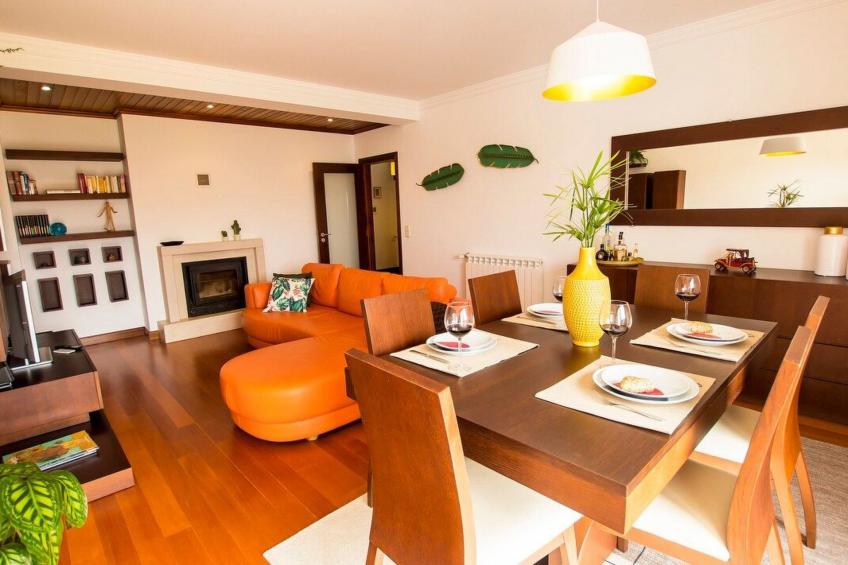 Turmhaus mit freier Garage