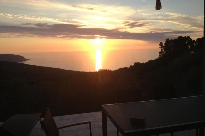 Unabhängige Unterkunft mit Meer- und Poolblick - foto 4