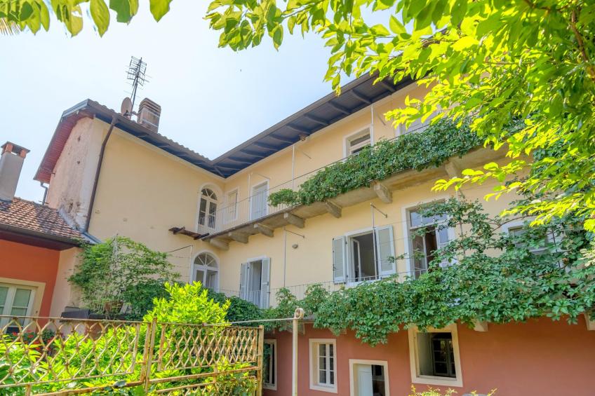 Ai Rronchi - piccolo appartamento con giardino a Cannero