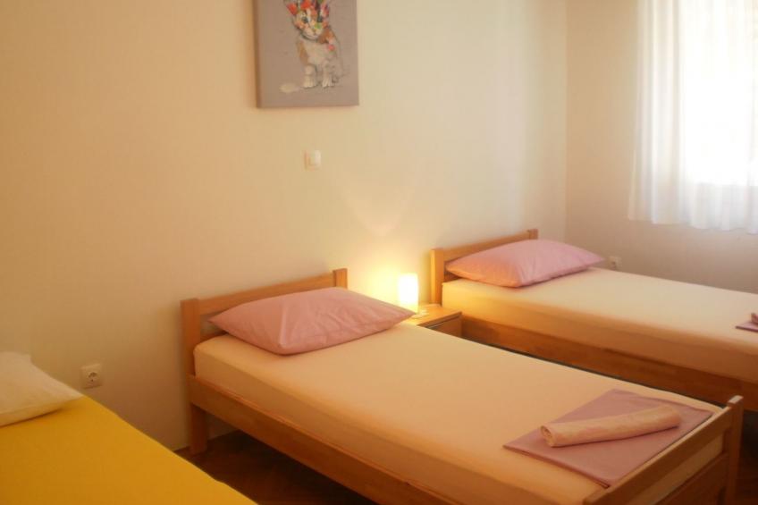 Moderne Ferienwohnung in Omiš mit Terrasse und Garten - foto 18