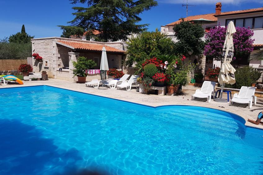 Wohnung mit Schwimmbad