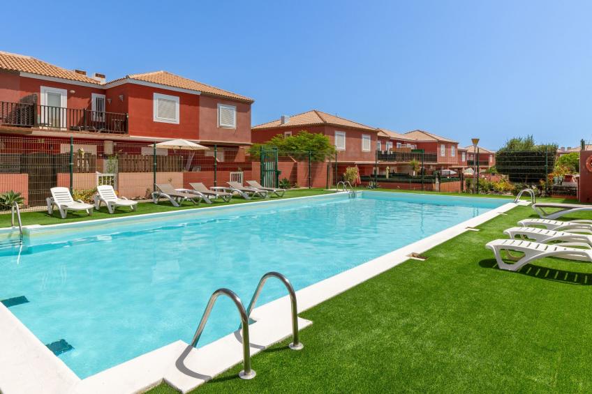 Private Terrasse, Schwimmbad, Parkplatz, Wi-Fi, TvSat - foto 2