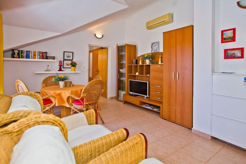Charming and Sunny Hvar Apartments - One Bedroom Apartment with Balcony (owner 6) - foto 4