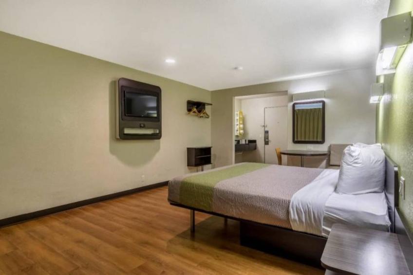 1 QUEEN BED  NON-SMOKING - foto 6