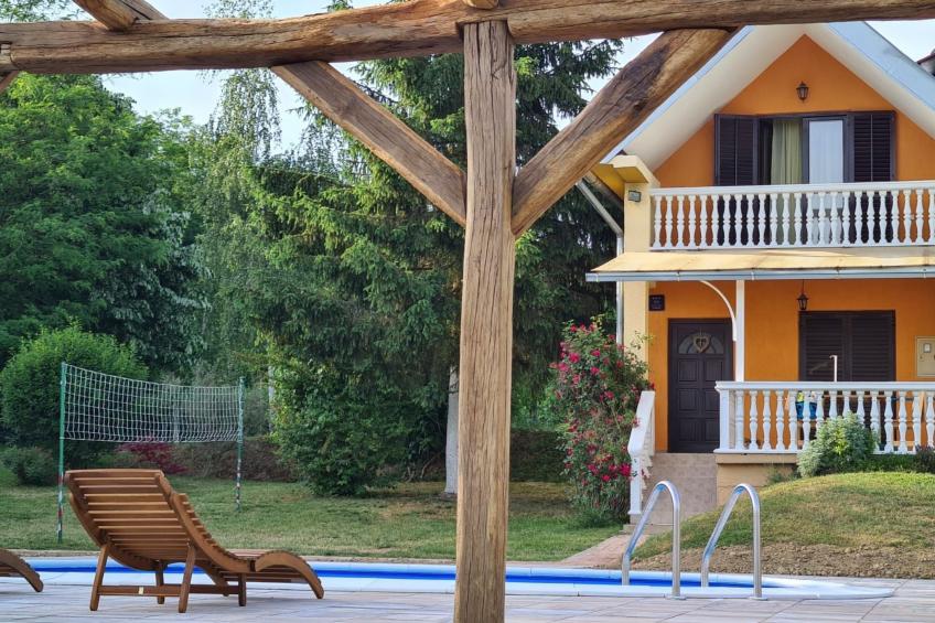 Hütte mit Garten, Grill und Terrasse - foto 7