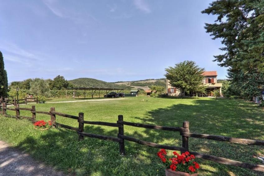 in Pomarance mit Großem gemeinsamem Pool - foto 18