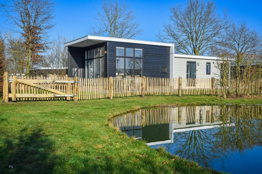 Forest doglodge with enclosed garden I 4 people