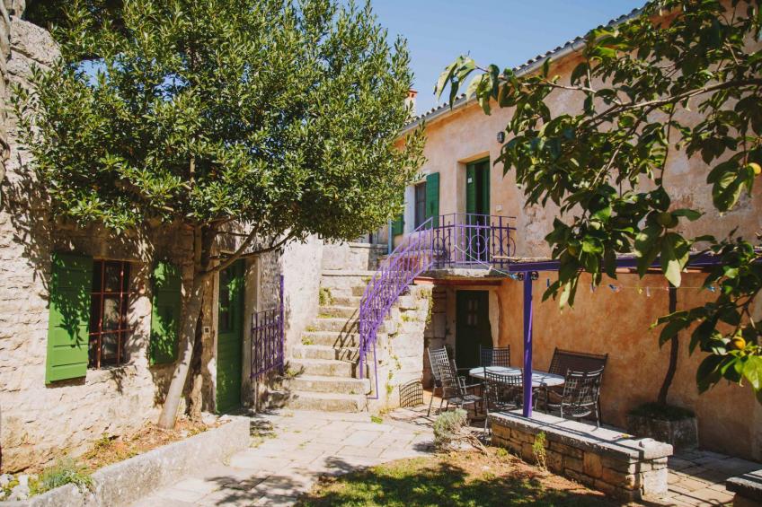 Helle Ferienwohnung in Karlovići mit Garten, Grill und Terrasse - foto 2