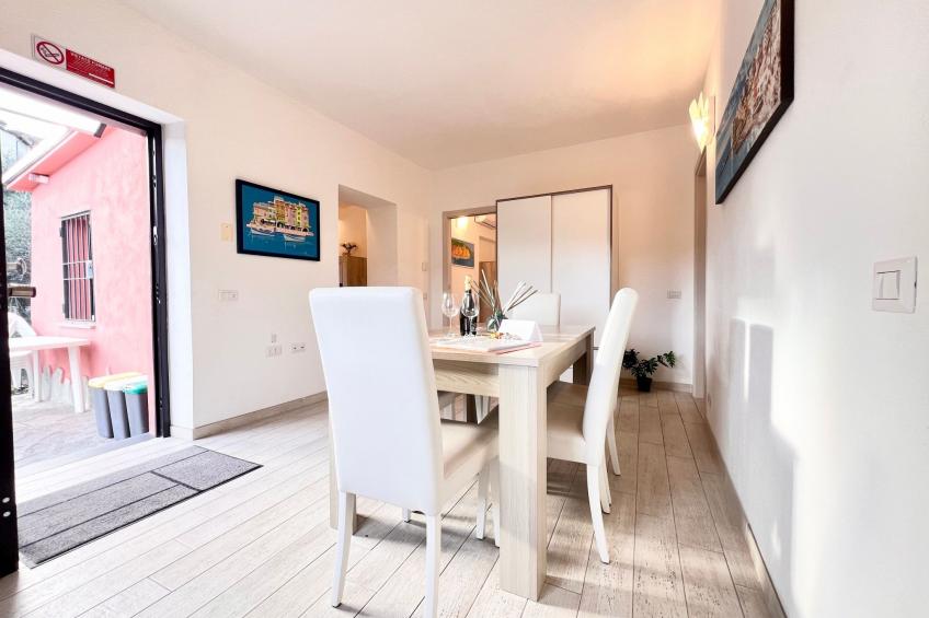 Wohnung im zweiten Stock mit Parkplatz und Garten - foto 8