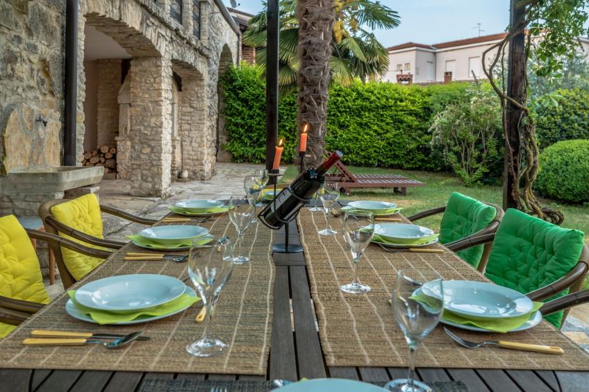 Wunderschön eingerichtete Villa mit Pool und Garten - foto 11