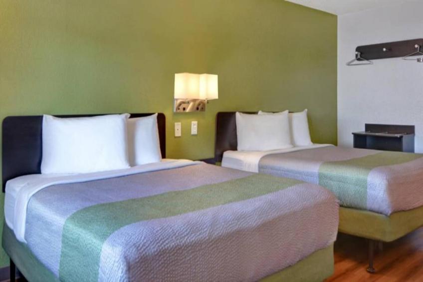 2 Queen Beds  Kitchen - foto 15