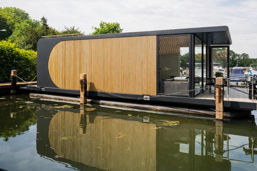 Houseboats Lemmer | Luxury stay on the water in Friesland (41)