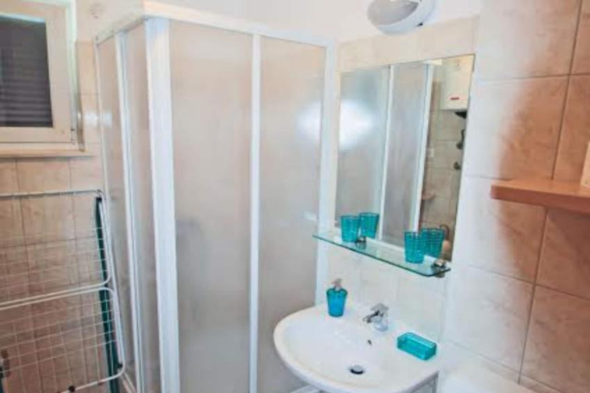 Beachfront Apartments Tamarix - One Bedroom Apartment with Partial Sea View - foto 7