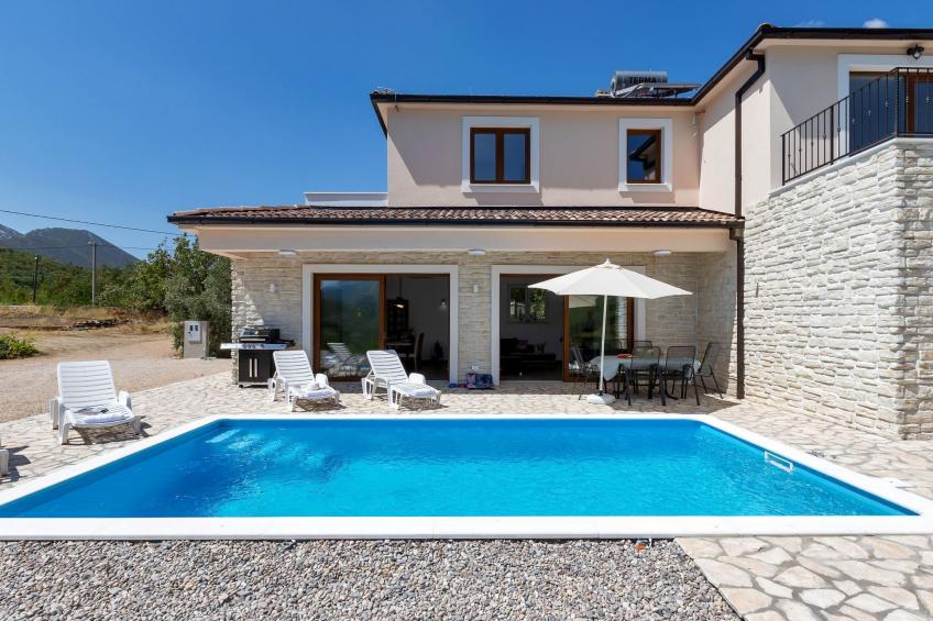 Alleinstehende Villa Slime mit Pool und Garten - foto 7