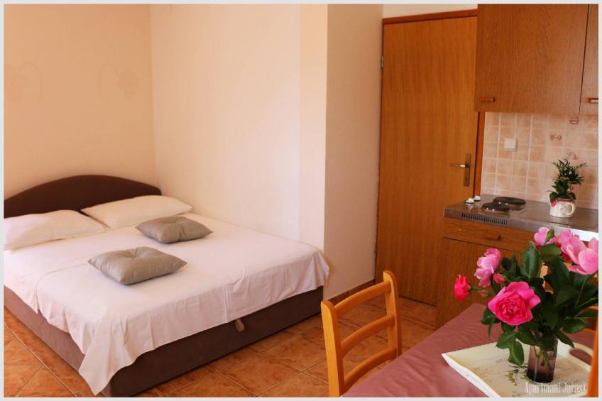 Apartments Juras - Studio Apartment with Balcony and Side Sea View (Tea) - foto 4