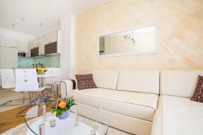 Exclusive Budva Stay Steps From the Beach - One Bedroom Apartment with Balcony - foto 4