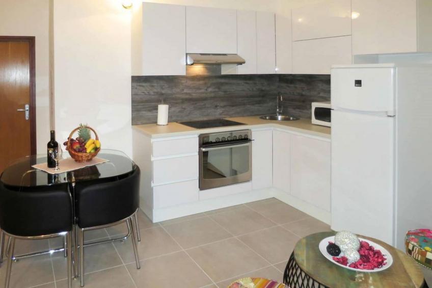 Sea-View Apartments with Pool, Terrace, and Outdoor Lounge in Scenic Čiovo Island - Two Bedroom Apartment (Owner Sollis I) - foto 5