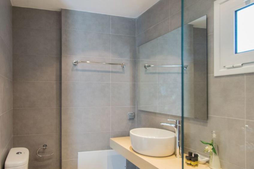 Villa mit Infinity-Pool und BBQ, Nähe zum Strand - foto 37