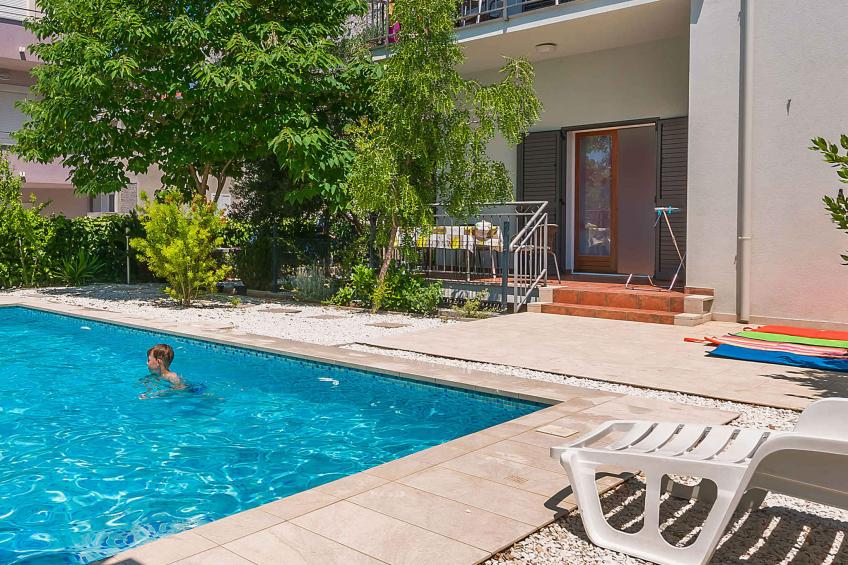 Vakantiewoning met terras en zwembad - VW-Z9JVP - foto 9