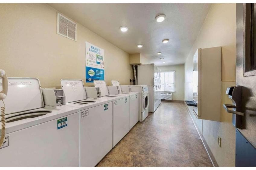 2 Full Beds | Non-Smoking, Kitchen - foto 23