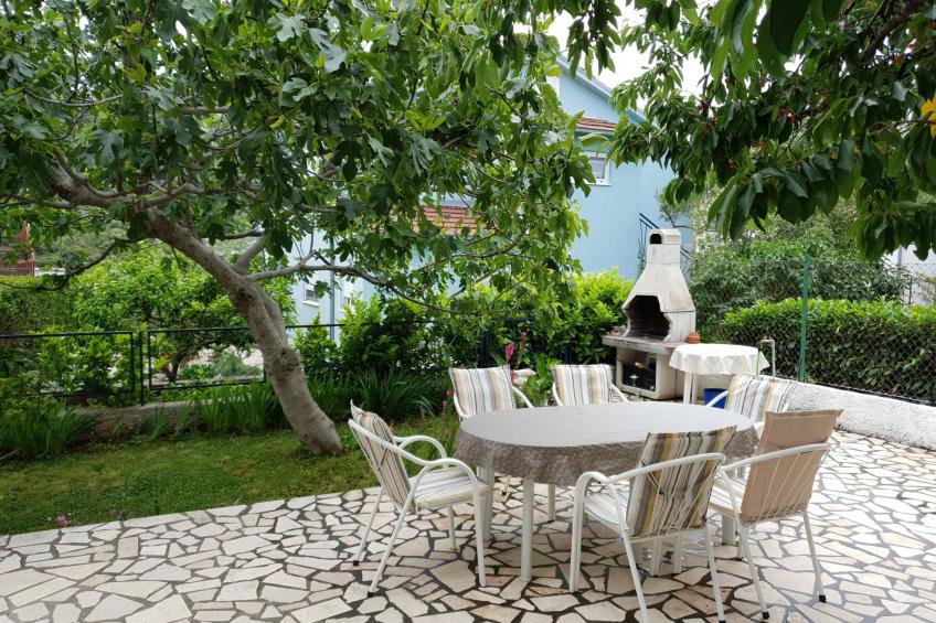 Großes, strandnahes Ferienhaus in Podglavica - foto 21