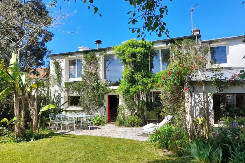 Großes Familienhaus mit schön angelegtem Garten - foto 33