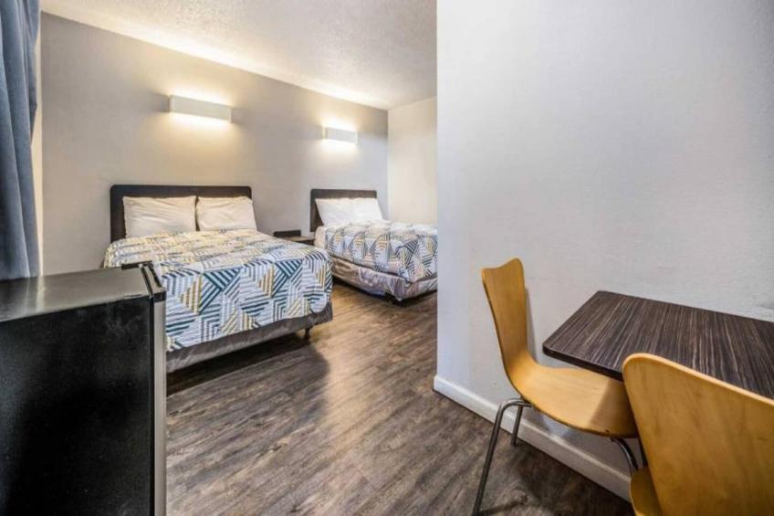 2 Full Beds  Non-Smoking - foto 11