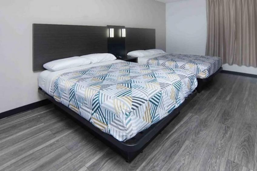 2 Queen Beds  Non-Smoking