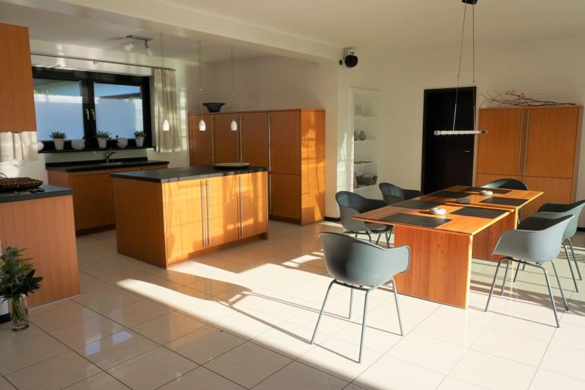 Großzügiges Haus mit traumhafter Gartenanlage - foto 5