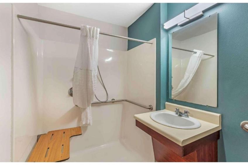 1 Queen Bed | Non-Smoking, Kitchen - foto 22