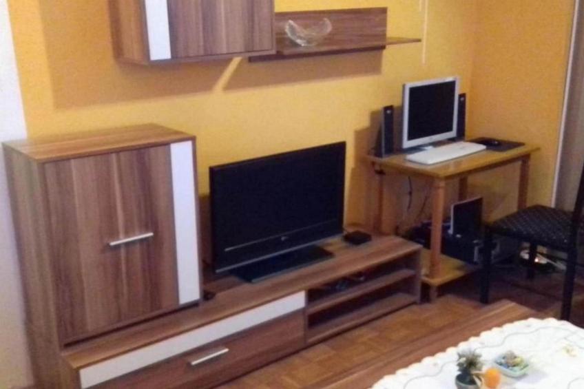Comfortable Zreče Apartment with Playground and Private Parking, Ideal for Families - One Bedroom Apartment - foto 4