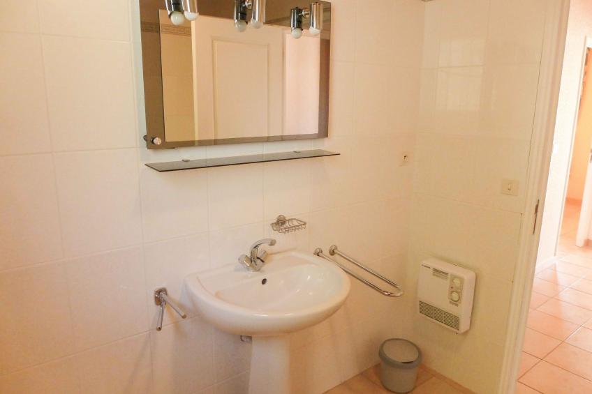 Schönes Ferienhaus mit eigenem Pool - foto 16