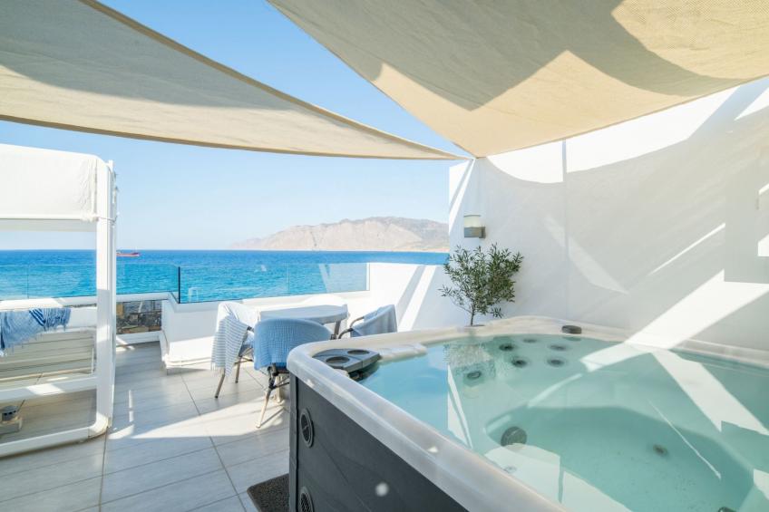 Neue Villa Moments am Meer mit Whirlpool, 50 m zum Strand