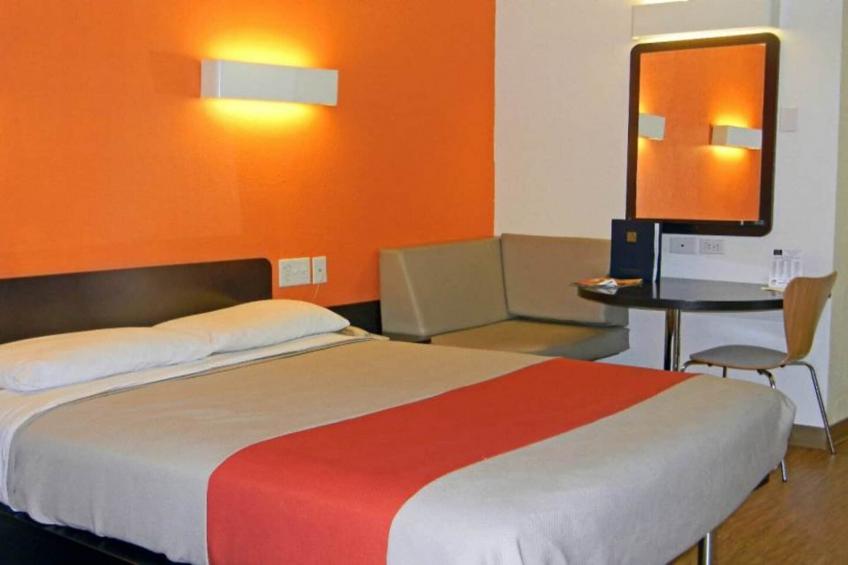 1 King Bed  Non-Smoking - foto 14