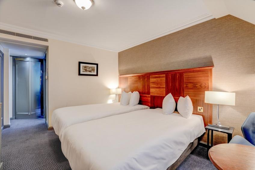 Twin Room with River View - foto 15
